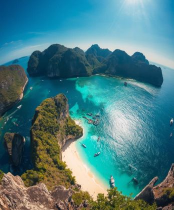 traveler in ietnam (347 x 420 px) (1)